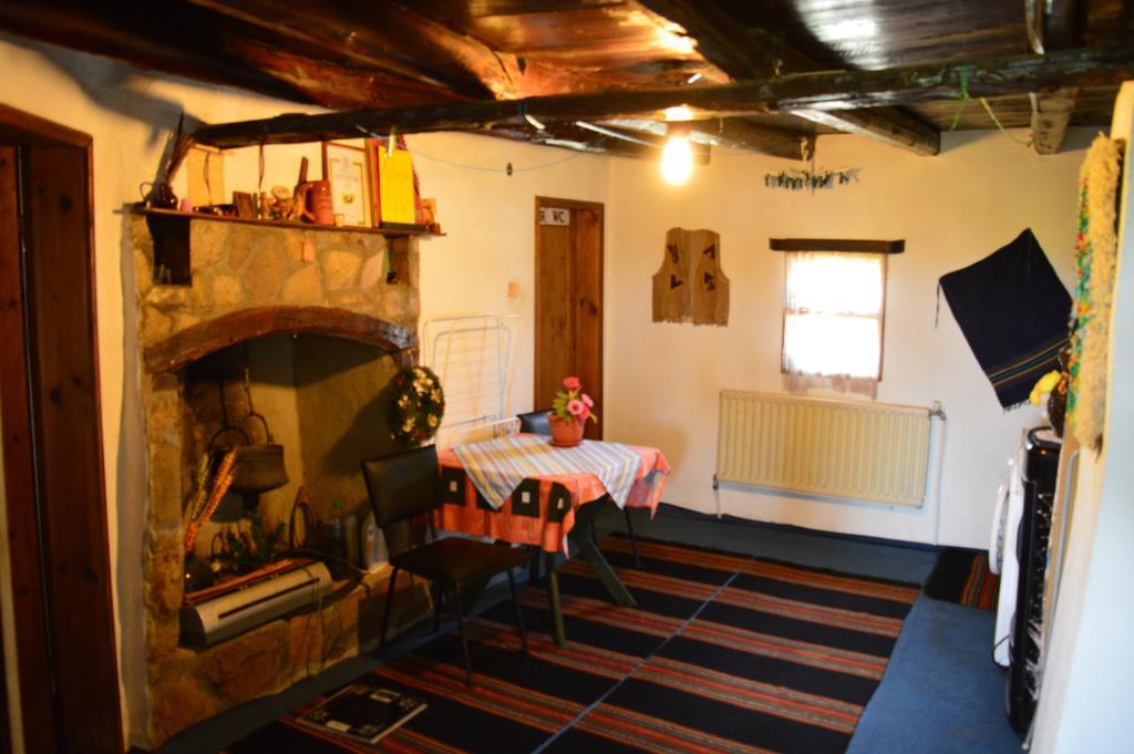 The Old House Guest House Obedinenie Экстерьер фото